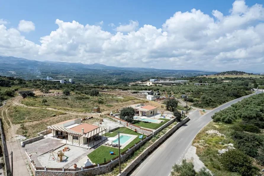 Unique Stonebuilt villa complex, a rural Retreat!