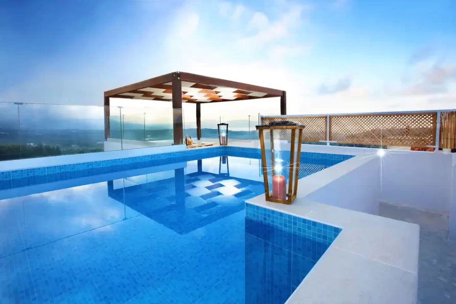 Traditional 4bd villa with view, rooftop pool, BBQ