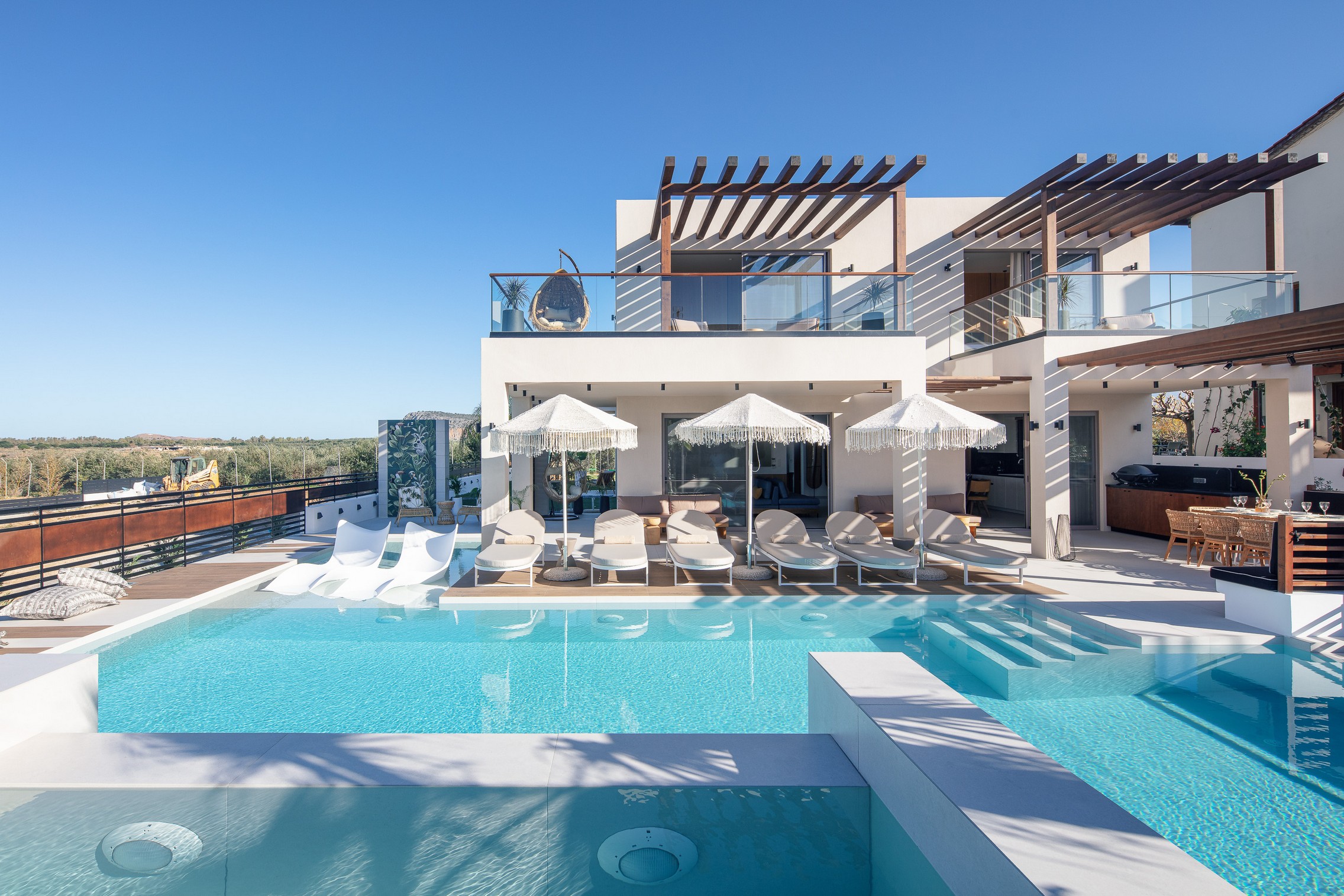 Macaw Residence Luxury Family Villa in Skaleta Rethymno
